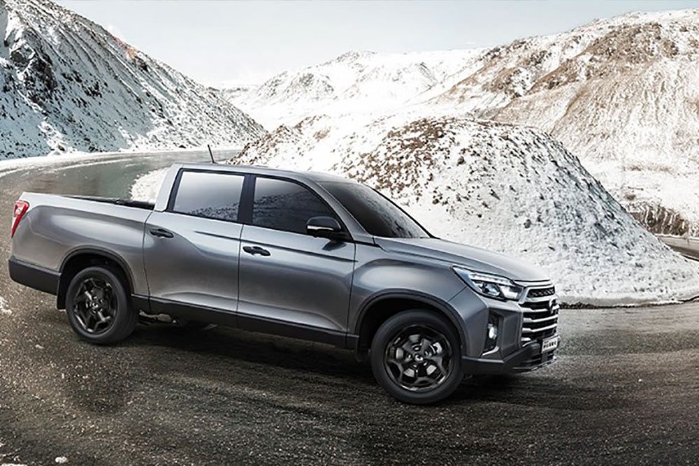 new-ssangyong-musso-pick-up-mountain-roading