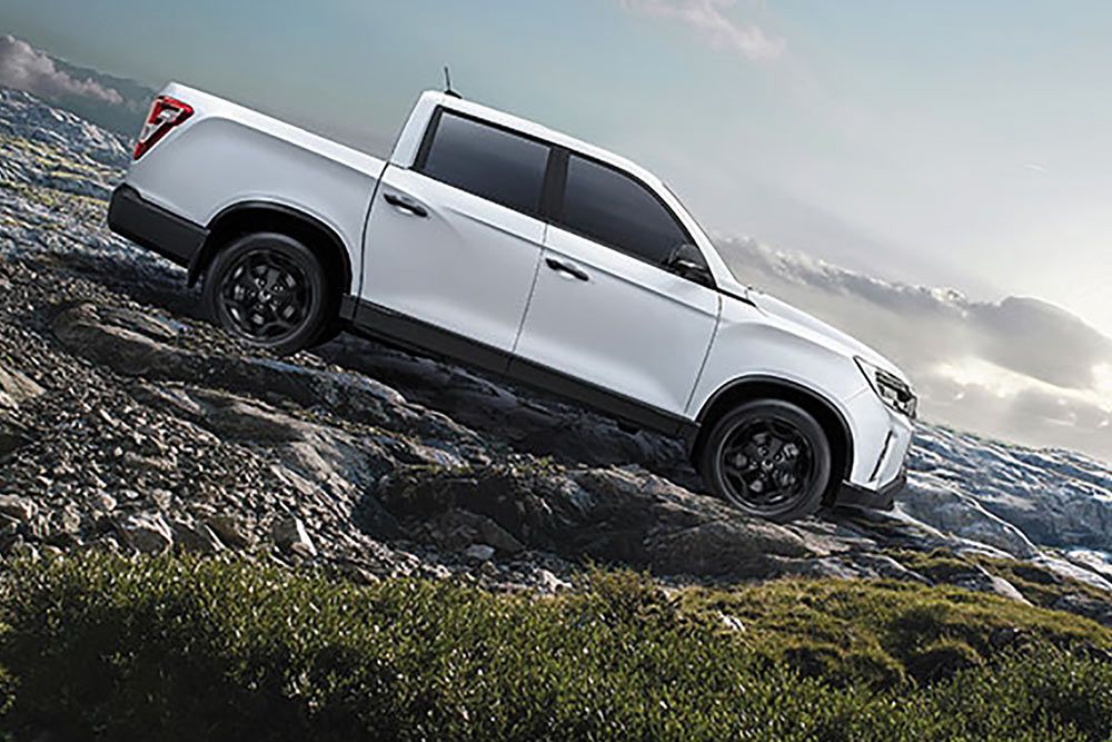 new-ssangyong-musso-pick-up-non-stop-driving